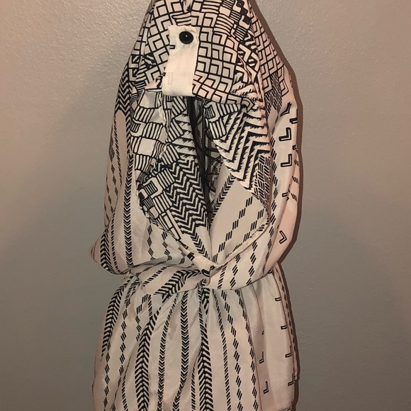 🌟Flowy top size Large🌟 - Picture 5 of 6